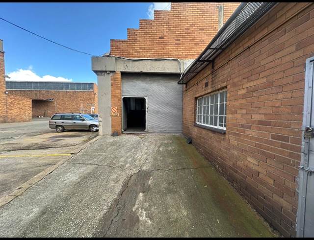 1,168M² WAREHOUSE TO LET IN ELANDSFONTEIN