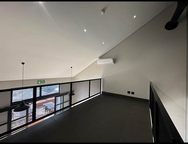 62M² OFFICE TO LET IN ROOIHUISKRAAL NORTH