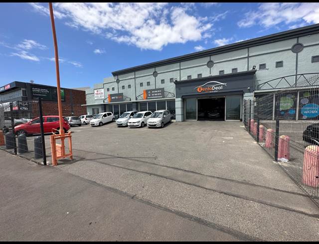 1,367M² SHOWROOM TO LET IN PAARDEN EILAND