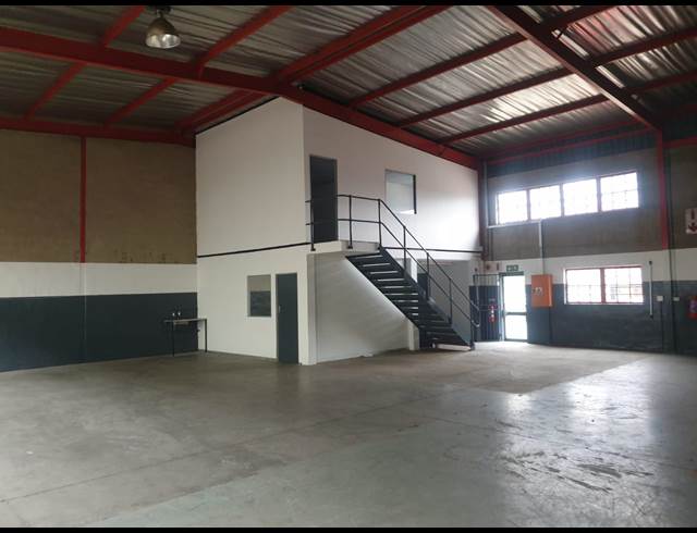 260M² WAREHOUSE TO LET IN RUSTIVIA