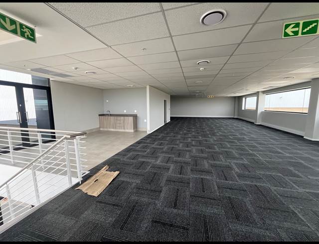 3,107M² WAREHOUSE TO LET IN AIRPORT PARK