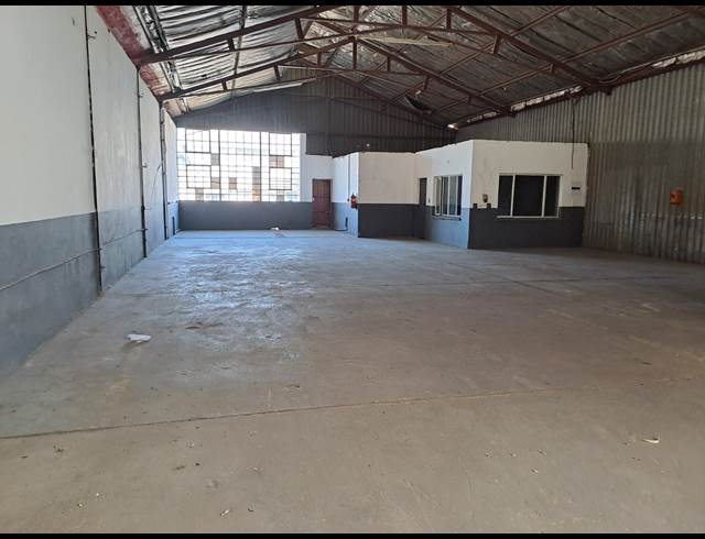 300M² WAREHOUSE TO LET IN ANDERBOLT