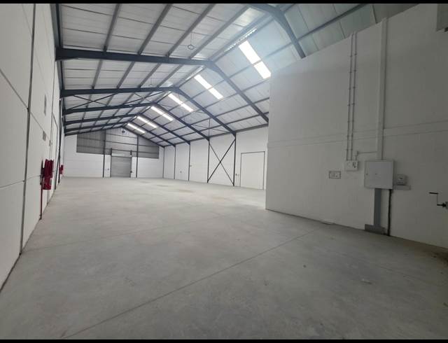 577M² WAREHOUSE TO LET IN FIRGROVE