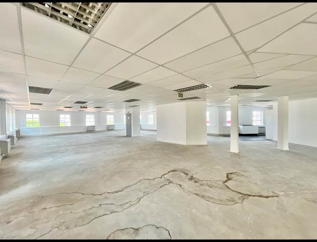 363M² OFFICE TO LET IN FOURWAYS
