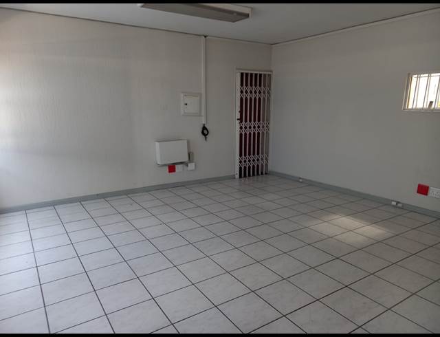 612M² WAREHOUSE TO LET IN POMONA