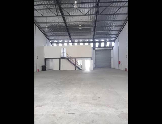 568M² OFFICE TO LET IN EPPING INDUSTRIAL