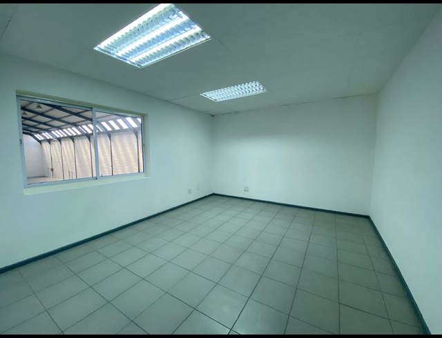 1,250M² WAREHOUSE TO LET IN KILLARNEY GARDENS