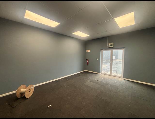 1,808M² WAREHOUSE TO LET IN BLACKHEATH INDUSTRIAL