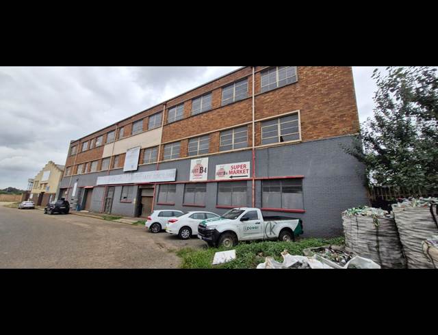 300M² WAREHOUSE TO LET IN SELBY