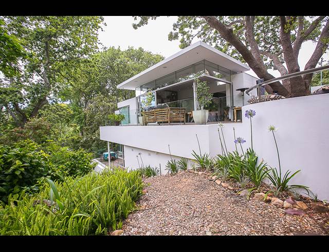 4 BEDROOM HOUSE RENTED IN BISHOPSCOURT