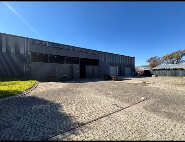 2,602M² WAREHOUSE TO LET IN ELANDSFONTEIN