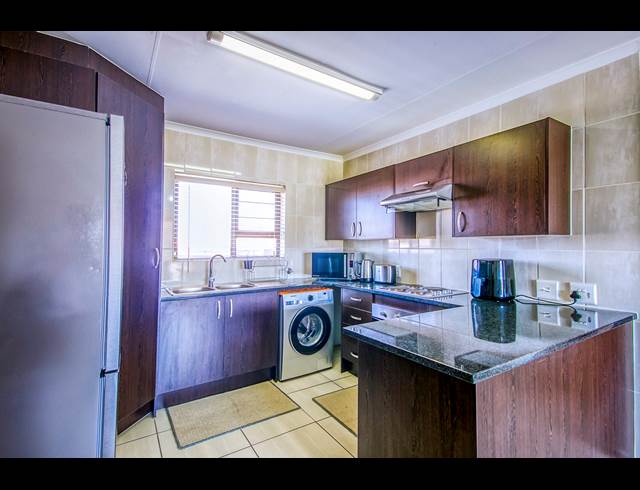 2 BEDROOM APARTMENT RENTED IN HONEYDEW