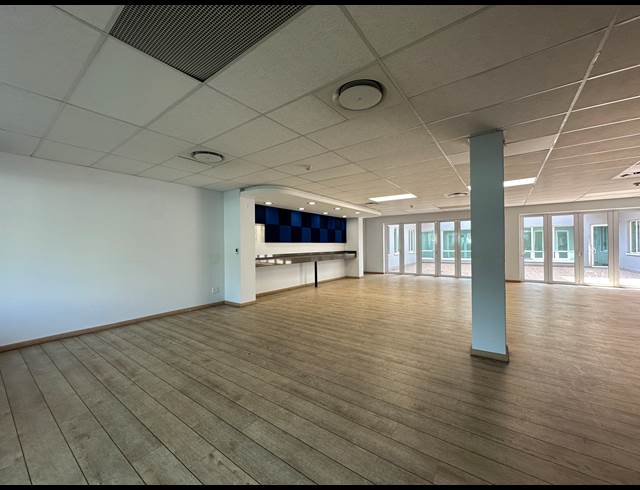 1,591M² OFFICE TO LET IN SANDTON CENTRAL
