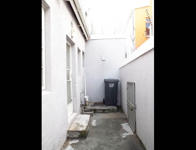 2 bed property to rent in SCHOTSCHE KLOOF