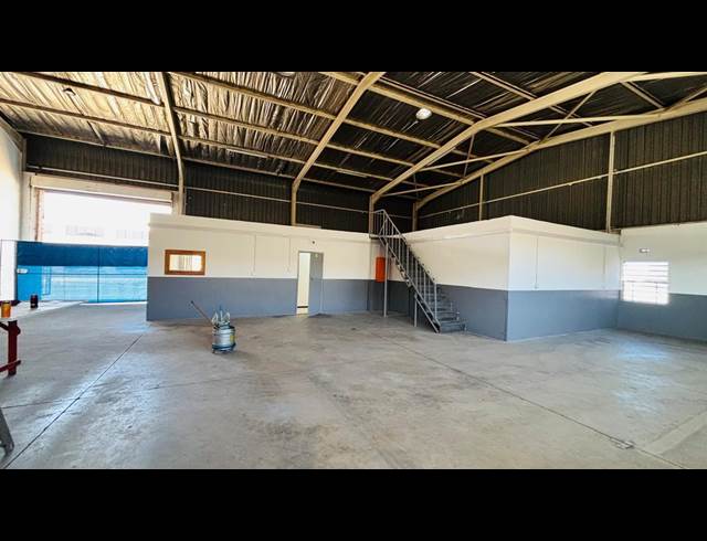 284M² WAREHOUSE TO LET IN STORMILL