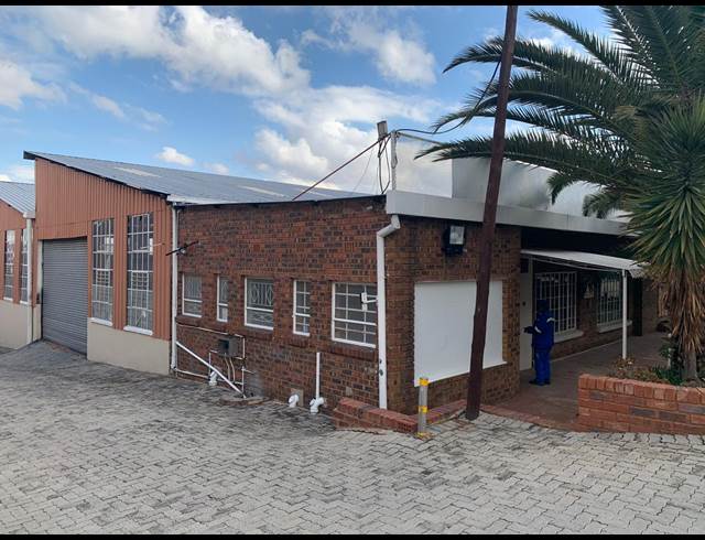 375M² WAREHOUSE TO LET IN ALBERTON NORTH