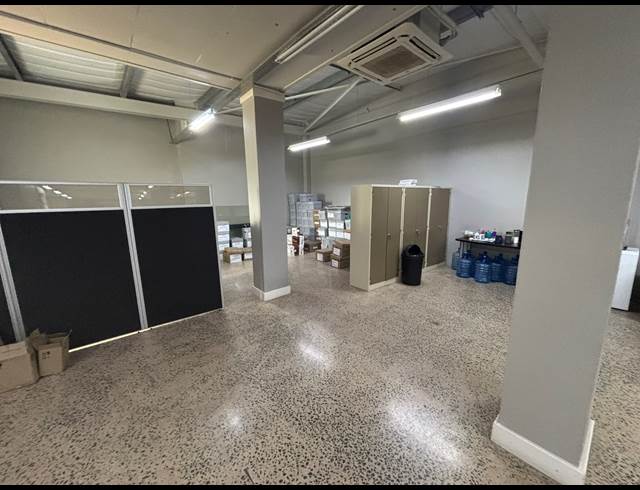 143M² BUSINESS TO LET IN UMHLANGA RIDGE