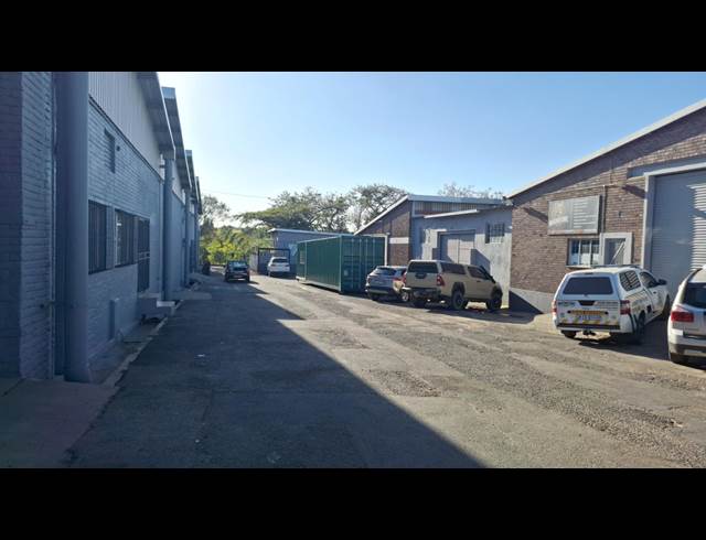 810M² WAREHOUSE TO LET IN VINTONIA
