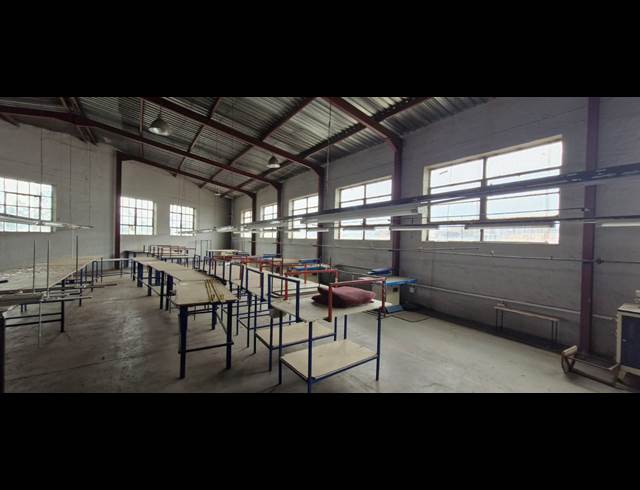 300M² WAREHOUSE TO LET IN SELBY
