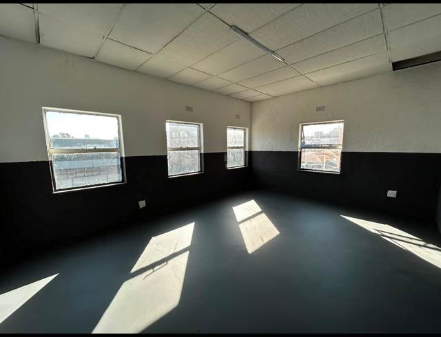 377M² WAREHOUSE TO LET IN WYNBERG