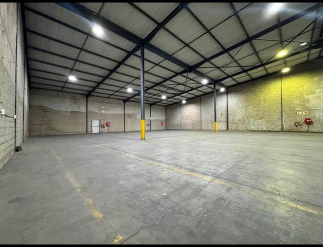 1,500M² WAREHOUSE TO LET IN BRIARDENE