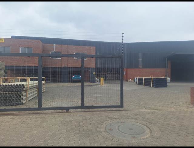 1,200M² WAREHOUSE TO LET IN RIVERSIDE INDUSTRIAL PARK