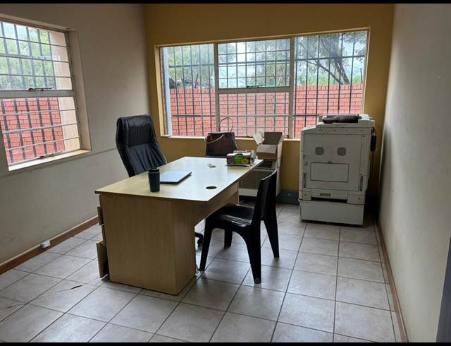 300M² OFFICE TO LET IN KIRKNEY