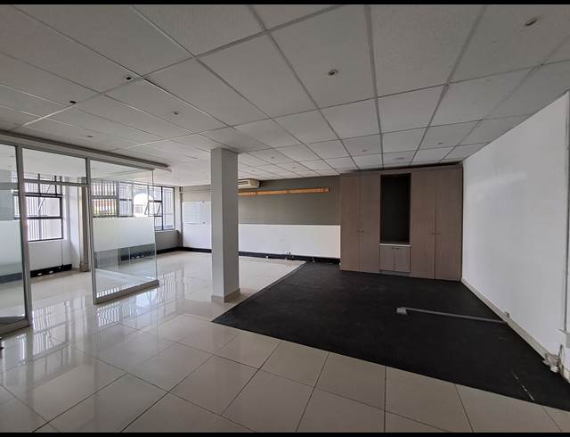 110M² OFFICE TO LET IN ILLOVO