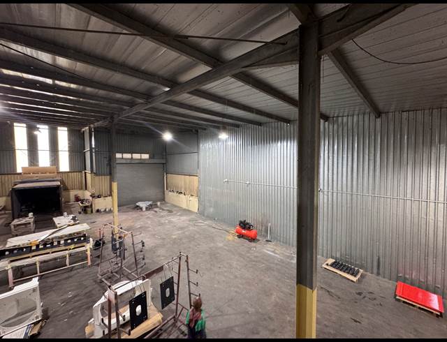410M² WAREHOUSE TO LET IN MOUNT EDGECOMBE