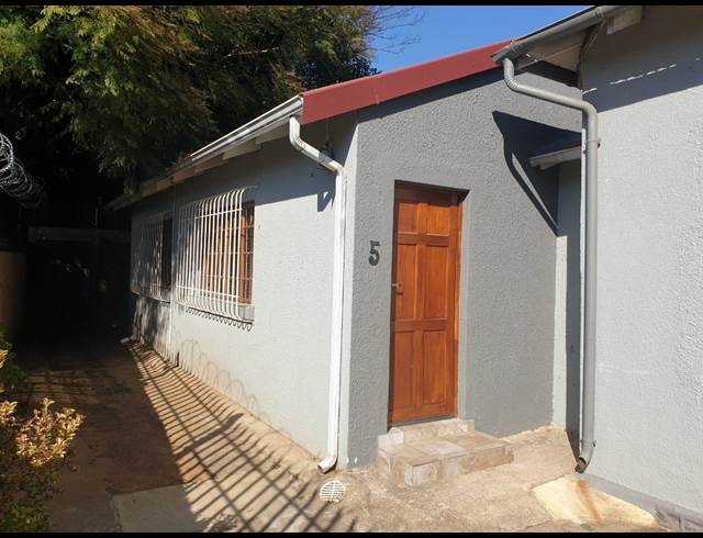 102M² OFFICE TO LET IN LAMBTON