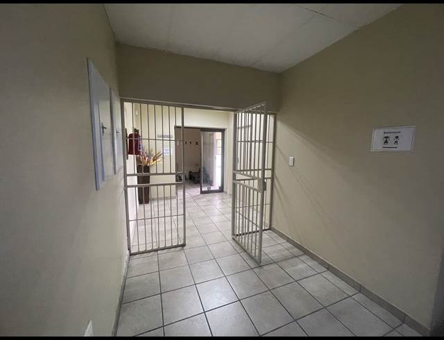 30M² OFFICE TO LET IN ELDORAIGNE