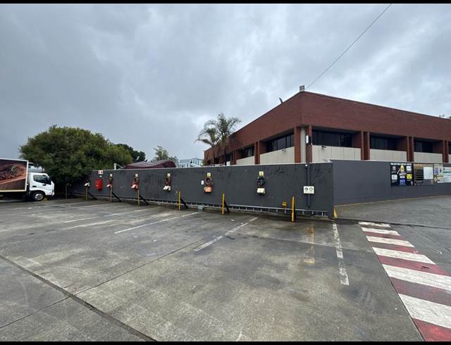 4,572M² WAREHOUSE TO LET IN ORMONDE