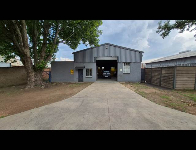 262M² FACTORY TO LET IN ANDERBOLT