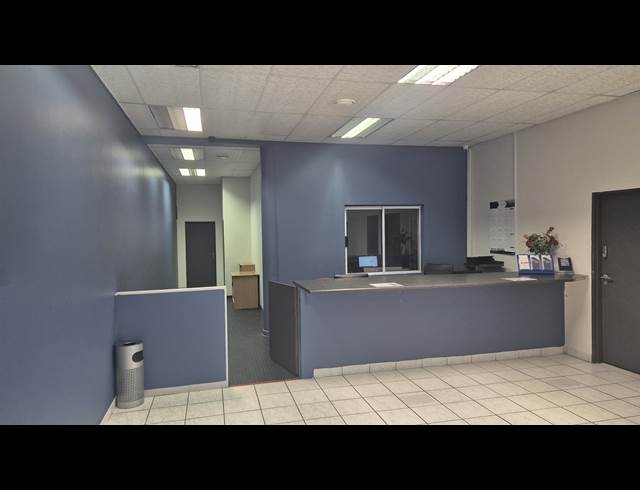 182M² RETAIL TO LET IN RIVERSIDE PARK