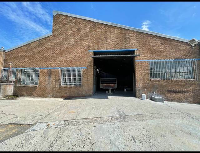 950M² WAREHOUSE RENTED IN STIKLAND INDUSTRIAL