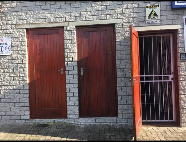 42M² OFFICE TO LET IN OKAVANGO PARK
