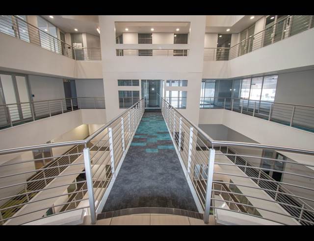 1,971M² OFFICE TO LET IN SANDTON CENTRAL