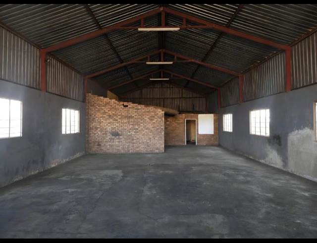 200M² WORKSHOP TO LET IN HLALAMNANDI