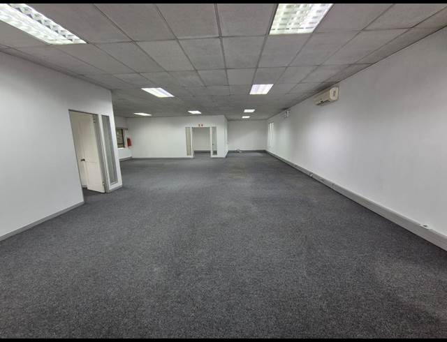 1,428M² WAREHOUSE TO LET IN LINBRO PARK