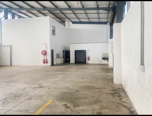 424M² WAREHOUSE TO LET IN KYA SANDS