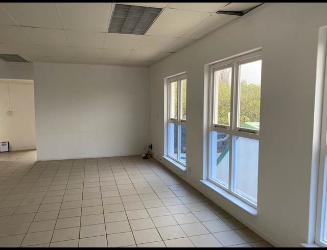 56M² RETAIL TO LET IN HOUT BAY CENTRAL