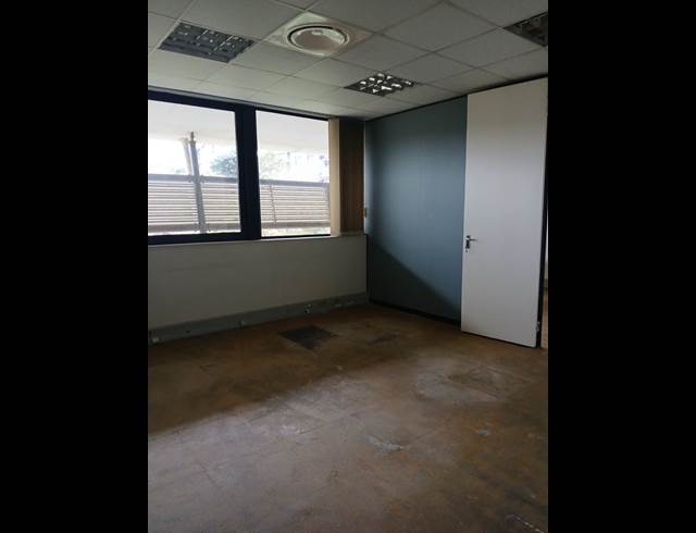 214.40M² OFFICE TO LET IN WESTVILLE