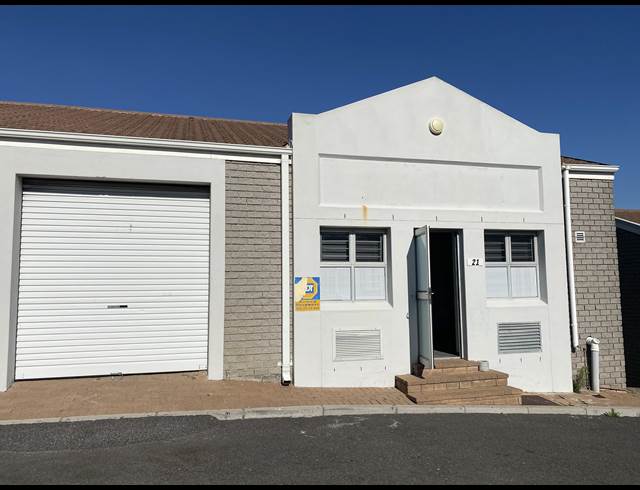 100M² WAREHOUSE TO LET IN PAROW EAST