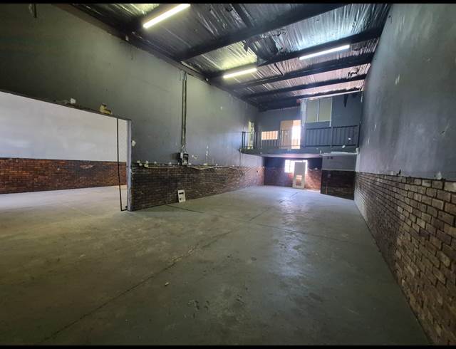 250M² WAREHOUSE TO LET IN ALRODE SOUTH