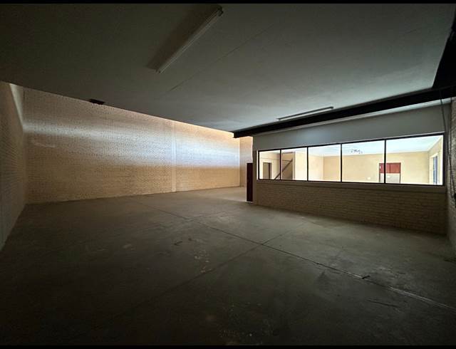 334M² WAREHOUSE TO LET IN POMONA