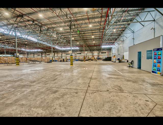 10,000M² WAREHOUSE TO LET IN RIVERHORSE VALLEY