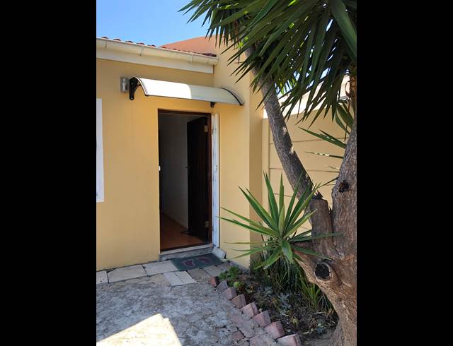 2 bed property to rent in EDGEMEAD