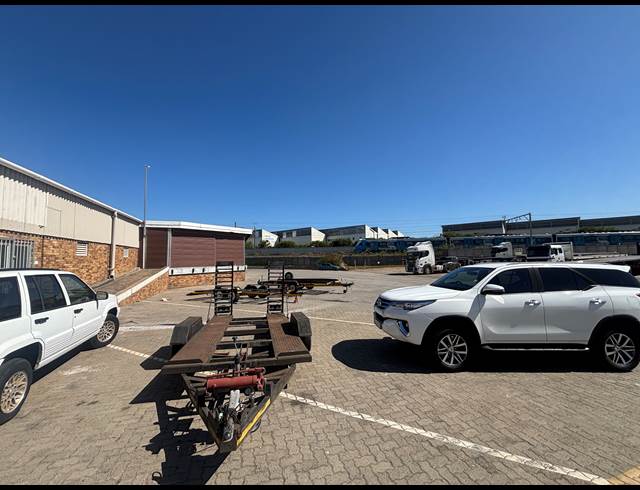 357M² WAREHOUSE TO LET IN STIKLAND INDUSTRIAL