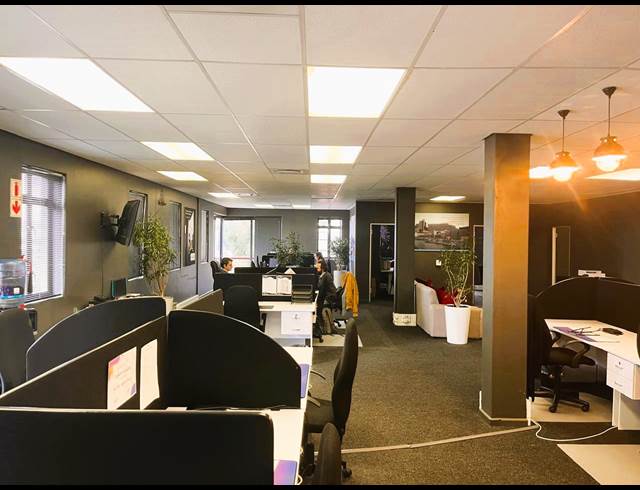 198M² OFFICE TO LET IN WESTLAKE