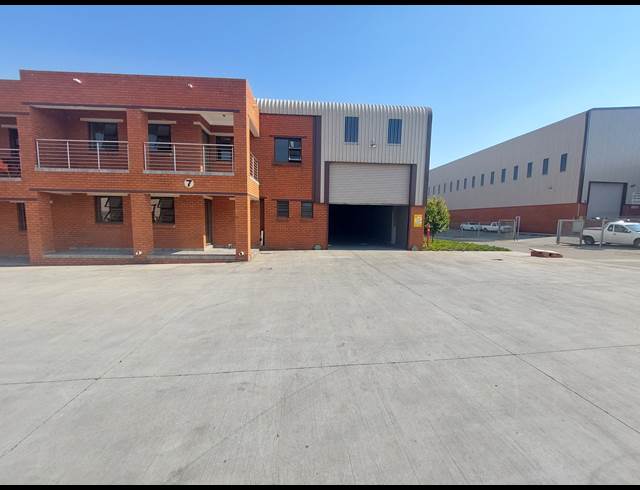 520M² WAREHOUSE RENTED IN DALPARK